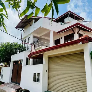 & Surf Gasthof Negombo